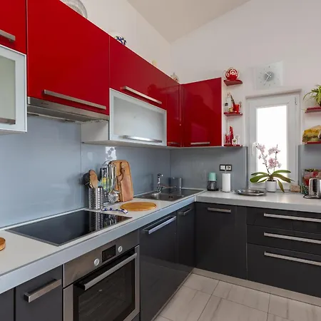 Apartment By The Sea Duce, - 14587 *